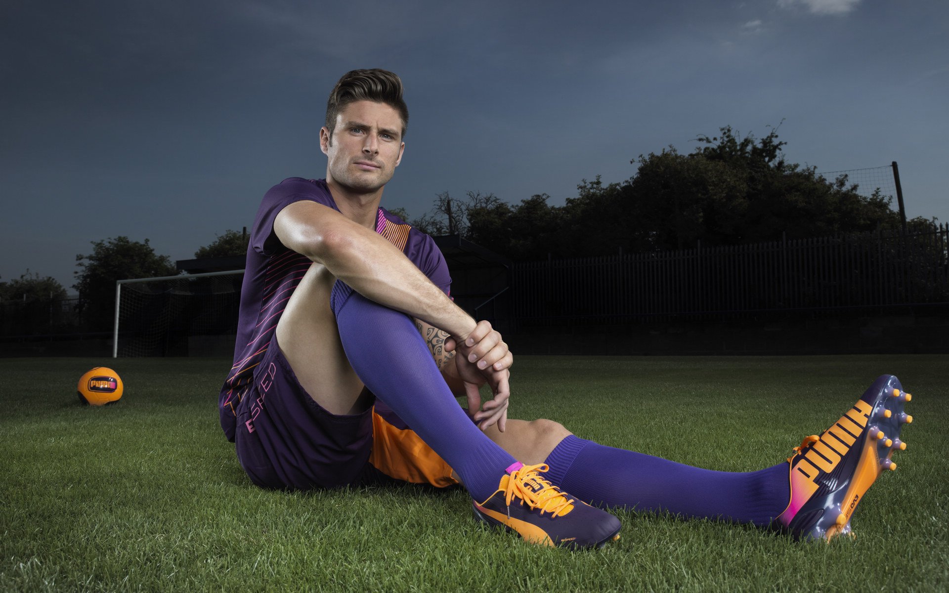 国足训练营引入体能数据监控，国足体能教练